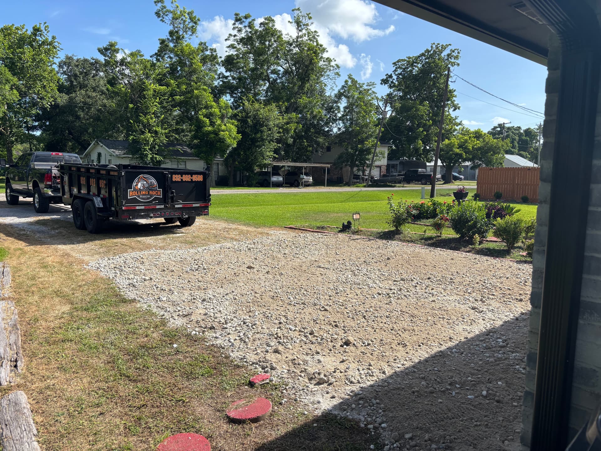 Gallery photos for Gravel Driveway Touch-Up Done Right in Brazoria: Image #1